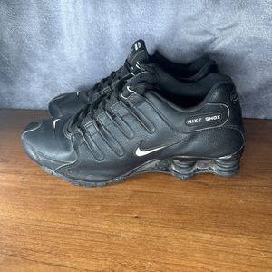 Nike Shox NZ Black And White Size 9.5- 501524-091